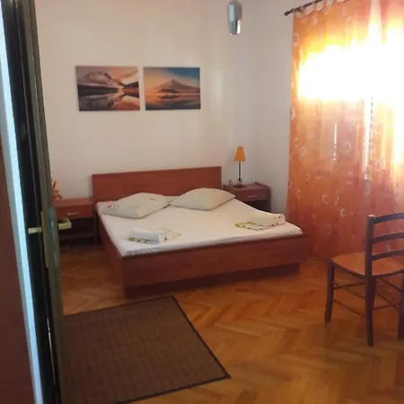 Maison d'hôtes And By The Sea Sumpetar, Omis - 2099 Jesenice (Split-Dalmatia)